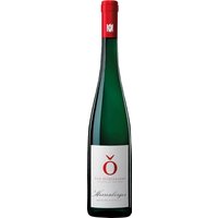 Der Wawerner Herrenberger Riesling Kabinett 2023 von von Othegraven entfaltet ein aromatisches Profil mit lebendiger Frische. Noten von Pfirsich und floralen Aromen harmonieren mit feinen mineralischen Untertönen
