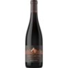 Der Merlot Le Merle präsentiert sich in sattem Rubinrot und entfaltet ein duftiges Bouquet von reifen Waldfrüchten und Brombeeren. Ergänzt wird das Aroma durch zarte Anklänge von Veilchen