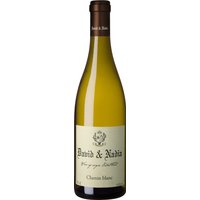 Die Trauben für den Chenin Blanc von David & Nadia wachsen an Rebstöcken mit einem stolzen Alter zwischen 37 und 56 Jahren. Nach der Spontangärung reift der Weißwein zehn Monate in französischer Eiche. Das Ergebnis ist ein eleganter