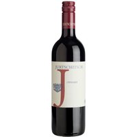 Die jüngste Generation der Familie Jurtschitsch hat das traditionsreiche Weingut auf biologische Bewirtschaftung umgestellt und legt bei ihren Weinen größten Wert auf einen erkennbaren Lagencharakter. So spiegelt dieser Zweigelt das Terroir von Langenlois