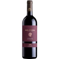 Im Jahrgang 2018 präsentiert sich der Tenuta Podernovo Solenida aus der Toskana mit intensiven Aromen von roten Beeren sowie feinen Kräutern. Am Gaumen zeigt sich eine harmonische Verbindung von reifer Frucht