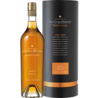 Strahlend bernsteinfarben präsentiert sich dieser Grappa