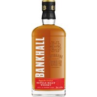 Die Bankhall Single Malt Whisky vereint Innovation in einem eleganten Destillat. Aus gemälztem Gerstenmalz und gereift in amerikanischen Eichenfässern entfaltet sich ein komplexes Geschmacksprofil