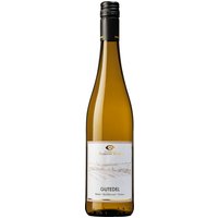 Frische Noten von Zitrone und Apfel verbinden sich mit dezenten Nuancen von Nuss und prägen den Charakter dieses Gutedel aus Baden. Der trockene Stil des Winzerkellers Auggener Schäf steht für Klarheit und Eleganz