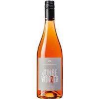 Kräftige Rosétöne mit schimmernden Reflexen prägen das Erscheinungsbild dieses Weins aus Baden. Würzige Noten verbinden sich in der Nase mit feinen Anklängen von Cassis und einer eleganten