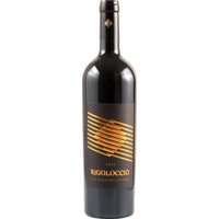 Der Rigoloccio Maremma Toscana Rosso DOC präsentiert sich in leuchtendem Rubinrot und spiegelt die Charakteristik der toskanischen Maremma wider. Die Reife in französischen Eichenfässern über 12 Monate verleiht dem Wein elegante Nuancen sowie würzige Noten. Im Bukett verbinden sich blumige Anklänge mit Aromen von Heidelbeere