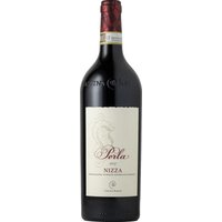 Kräftige Röstaromen vereinen sich bei diesem Rotwein aus dem Piemont mit intensiven Noten dunkler Früchte. Das vielschichtige Bouquet zeigt elegante Waldbeeraromen und feine Vanilleanklänge. Die Cuvée präsentiert sich vollmundig