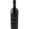 Der Colle al Vento Sirima 37 Primitivo di Manduria 2020 präsentiert sich in einem satten Rubinrot mit violettem Schimmer. Das Bouquet vereint intensive Fruchtaromen von Kirschen mit Vanillenoten und einer würzigen Pfeffernote. Am Gaumen zeigt sich dieser Rotwein aus Apulien kräftig