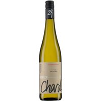 Ein Hauch von reifem weißen Obst prägt das Bouquet dieses Chardonnay QbA von Andreas Oster. Die mineralische Note verleiht dem Wein einen klaren und prägnanten Charakter