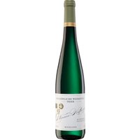 Die Steillagen des Dhroner Tals verleihen dem feinherben Riesling eine besondere Ausdruckskraft. Über 30 Jahre alte Reben