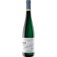 Kraftvoll präsentiert sich dieser Moselriesling aus Trittenheim mit nuancenreicher Mineralität und vibrierender Säure. Die tief verankerten Rebwurzeln im Schiefer prägen sein Profil mit Noten von frischen Kräutern