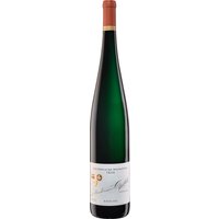 Der Trittenheimer Apotheke Riesling Spätlese 2020 von den Bischöflichen Weingütern Trier zeigt ein frisches Aromenspiel mit Noten von reifem rotem Apfel