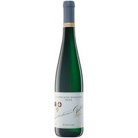 In den steilen Lagen an der Mosel bei Trittenheim entfalten sich Rieslinge mit besonderer Ausdruckskraft. Der Jahrgang 2018 verbindet reife Aprikosen