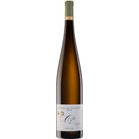 Eine feine Komposition von Zitrusfrucht und mineralischen Anklängen prägt den Charakter dieses feinherben Ayler Rieslings. Florale Aromen verleihen dem Wein eine besondere Nuance und verbinden sich harmonisch mit dem kräutrig-blumigen Duft. Die milde