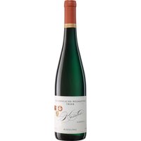 Die mineralische Prägung der Ruwer zeigt sich eindrucksvoll im Kaseler Riesling Kabinett 2021 von den Bischöflichen Weingütern Trier. Im Duft entfaltet sich ein fruchtig-frisches Bouquet mit gelben Früchten