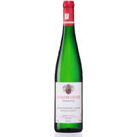 Frische Zitrusnoten und ein Hauch von Steinobst prägen das Aromaprofil dieses 2022er Rieslings. Ein floraler Duft wird von feiner Mineralität begleitet