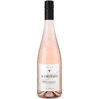 Was passt besser zum Sommer als ein Glas gut gekühlter Rosé von der Loire? Der Maison A. Chotard ist ein Rosé d'Anjou und zeigt sich mit der typischen Aromatik von saftigen