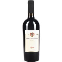 Dunkle Reflexe und ein tiefes Rubinrot prägen diesen ausdrucksstarken Syrah aus den vulkanischen Hügeln der Castelli Romani. Im Bouquet entfalten sich würzige Noten von schwarzem Pfeffer