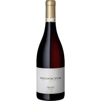 Der 2022er Pinot Noir aus Württemberg verbindet kräftige Ausdruckskraft mit filigraner Eleganz. Zwölf Monate Reifung im Barrique verleihen dem Wein eine ausgeprägte Struktur und eine feine