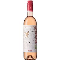 Satt fruchtig und mit sehr animierenden Aromen präsentiert sich der Rosé vom Zweigelt. Er duftet nach saftigen roten beeren und Kirschen und vereint diese Aromen am Gaumen mit einer sehr eleganten Würznote. Bis in sein Finale bietet dieser klare Rosé pure Erfrischung. Ein perfekter Aperitif für den Auftakt zu einem langen