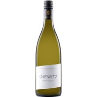 Chardonnay und Weißburgunder kommen in dieser Cuvée für einen feinen Weißwein zusammen. Chardonnay bietet seine Ausdruckskraft und Präsenz mit saftig-fruchtigen Aromen
