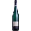 Auf den Schieferböden der Mosel gedeihen die Weinstöcke für diesen himmlischen Riesling. Seine dezente Süße harmoniert mit der dezenten Säure und der rebsortentypischen Fruchtnote. Ein animierender Weißwein