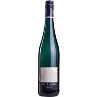 Auf den Schieferböden der Mosel gedeihen die Weinstöcke für diesen himmlischen Riesling. Seine dezente Süße harmoniert mit der dezenten Säure und der rebsortentypischen Fruchtnote. Ein animierender Weißwein