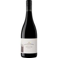 Dieser Shiraz aus dem Clare Valley überzeugt durch ein tiefes Rot mit violettem Schimmer. Über 15 Monate in gebrauchten französischen Hogsheads gereift