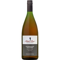 Sanft schimmerndes Orange mit silbernen Reflexen prägt den Spätburgunder Weißherbst aus Baden. Feine Aromen von Erdbeere und Himbeere