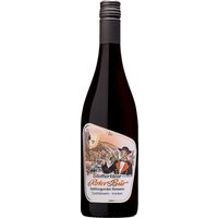 Rubinrote Brillanz mit dunklen Nuancen prägt das Erscheinungsbild dieses Spätburgunders aus Baden. Im Bouquet verschmelzen würzige Kirsche