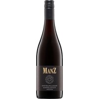 Der Manz Spätburgunder Doppelstück 2022 aus Nierstein in Rheinhessen verbindet Aromen von schwarzen Kirschen und Pflaumen mit feinen Vanille- und Eichennoten. Mittlere Säure und ein mittelkräftiger Körper verleihen dem Wein Eleganz