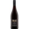 Der Manz Spätburgunder 2022 präsentiert sich in rubinroter Farbe und verströmt Aromen von Kirsche und Cassis. Würzige Noten von Pfeffer und ein feiner Tabakton verleihen zusätzliche Tiefe. Blumige Nuancen runden das Bouquet ab und unterstreichen die Eleganz des Weines. Die Trauben aus Nierstein in Rheinhessen und das Wetter im Jahr 2022 prägen den Charakter dieses mittelkräftigen Rotweins. Er besticht durch Ausgewogenheit und eine samtige Struktur. Dieser Spätburgunder passt gut zu Geflügel und Pilzgerichten.