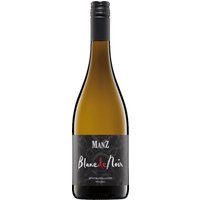 Der Manz Spätburgunder Blanc de Noir 2024 aus Nierstein in Rheinhessen offenbart Aromen von gelben Früchten und Zitrus. Seine lebendige Säure verleiht dem Wein Frische und Lebendigkeit. Die Spätburgunder-Trauben sorgen für einen zarten Schmelz sowie feine Nussnoten
