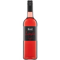 Der Manz Lustspiel Rosé 2024 aus Nierstein präsentiert sich mit einer lebendigen Roséfarbe und einem animierenden Duft nach Erdbeeren