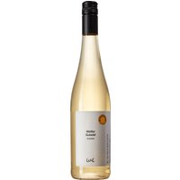Sanfte florale Anklänge verbinden sich bei diesem Weißwein harmonisch mit einer lebendigen Zitrusfrische. Der trockene Stil bringt die feinen Nuancen des Gutedels klar zur Geltung. In Baden gewachsen