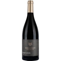 Die Nase dieses Pinot Noir 2020 vom Schlossgut Ebringen verströmt Aromen von roten Beeren