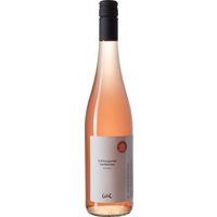 Im Glas zeigt sich dieser feinherbe Weißherbst in zartem Rosé und offenbart eine lebhafte Aromavielfalt aus Birne