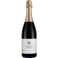 Filigrane Frucht verschmilzt mit floralen Akzenten beim Schlossgut Ebringen Pinot Noir Crémant Rosé 2020. Rote Beerenaromen werden von einer dezenten Hefenuance begleitet. Der mittelkräftige Körper sorgt für Eleganz und Balance