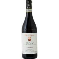 Feine Eleganz prägt diesen Barolo aus dem Piemont: Mit hellem Granatrot und orangefarbenen Reflexen fasziniert er bereits im Glas. Dunkle Beeren sowie rauchige Nuancen und zarte Vanille vereinen sich zu einem vielschichtigen Bouquet. Am Gaumen präsentiert sich der reinsortige Nebbiolo kraftvoll