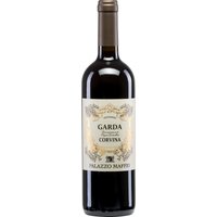 Der Palazzo Maffei Garda Corvina 2024 aus Venetien präsentiert sich in leuchtendem Rot mit prägnanten Fruchtaromen. Im Bukett dominieren Maraska-Kirschen und delikate Kräuterdüfte. Am Gaumen zeigt sich ein weicher und ausgewogener Geschmack