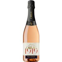 Mit seiner lachsfarbenen Erscheinung bringt dieser Rosé-Sekt aus Spätburgunder-Weinen eine einladende Frische ins Glas. Der Ohlig Pinot Noir Sekt Rosé 2023 offenbart ein Zusammenspiel von zarten Blütennoten und feiner Frucht