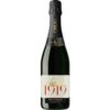 Frische Zitrusnoten und feine blumige Nuancen prägen das Aroma dieses Jahrgangssekts aus dem Rheingau. Die Cuvée aus hochwertigen Riesling-Weinen überzeugt mit mineralischem Charakter und lebendiger Frucht. In der Geschmacksrichtung Brut präsentiert sich der Schaumwein mit eleganter Perlage und einem feinrassigen