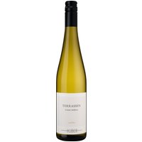Der Grüne Veltliner Terrassen vom Weingut Markus Huber wird aus hochklassigen Trauben hergestellt