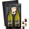 Art Nouveau zeigt es schon im Namen: Das Weingut Pfaffl versteht sich auf die hohe Kunst des Grünen Veltliners wie kein Zweites. Der Wein bietet als Alte Reben Réserve eine ganz besonders intensive Qualität des beliebten Österreichers. Dazu passen die kleinen Pralinen Cups Noble Pure Selection in vier köstlichen Varianten bestens – auch sie sind perfekte kleine Kunstwerke!