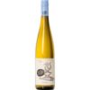 Blumige Noten und der Duft reifer Zitrusfrüchte prägen das Bukett dieses Rieslings
