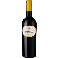 Rubinrot leuchtet der Refosco im Glas und verströmt eine duftige Komposition von Früchten wie wilder Brombeere und Pflaume