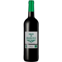 Der Granajolo Rocca Cuvée Rouge 2021 von der Domaine de Granajolo auf Korsika präsentiert sich in rubinroter Farbe mit einem intensiven Bouquet aus kleinen roten Früchten und feinen Gewürznoten. Seine weiche und fruchtbetonte Art zeigt sich am Gaumen mit einer angenehmen Länge. Dieser Rotwein aus der Anbauregion Porto-Vecchio AOP harmoniert besonders gut mit Gerichten aus rotem Fleisch. Die Domaine de Granajolo steht für Weine mit eigenständigem Charakter und markanter Präsenz.
