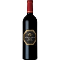 Der Vergelegen Reserve Merlot 2021 aus dem Western Cape in Südafrika zeigt komplexe Aromen reifer Beeren sowie einen Hauch von Kakao. Pikante Gewürznoten