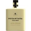 Die Verbindung von balinesischem Arabica-Kaffee und cremigem Likör zeigt sich im Nusantara Cold Brew Java Cream Kaffee Likör auf eindrucksvolle Weise. Die Spice Islands Distillery aus Indonesien präsentiert eine Spirituose mit intensiven Kaffeearomen