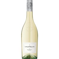 Frische Aromen von Zitrusfrüchten und florale Akzente eröffnen das Geschmacksspiel dieses Rieslings aus der Pfalz. Grüne Apfelnoten und ein Hauch von Pfirsich prägen das Profil